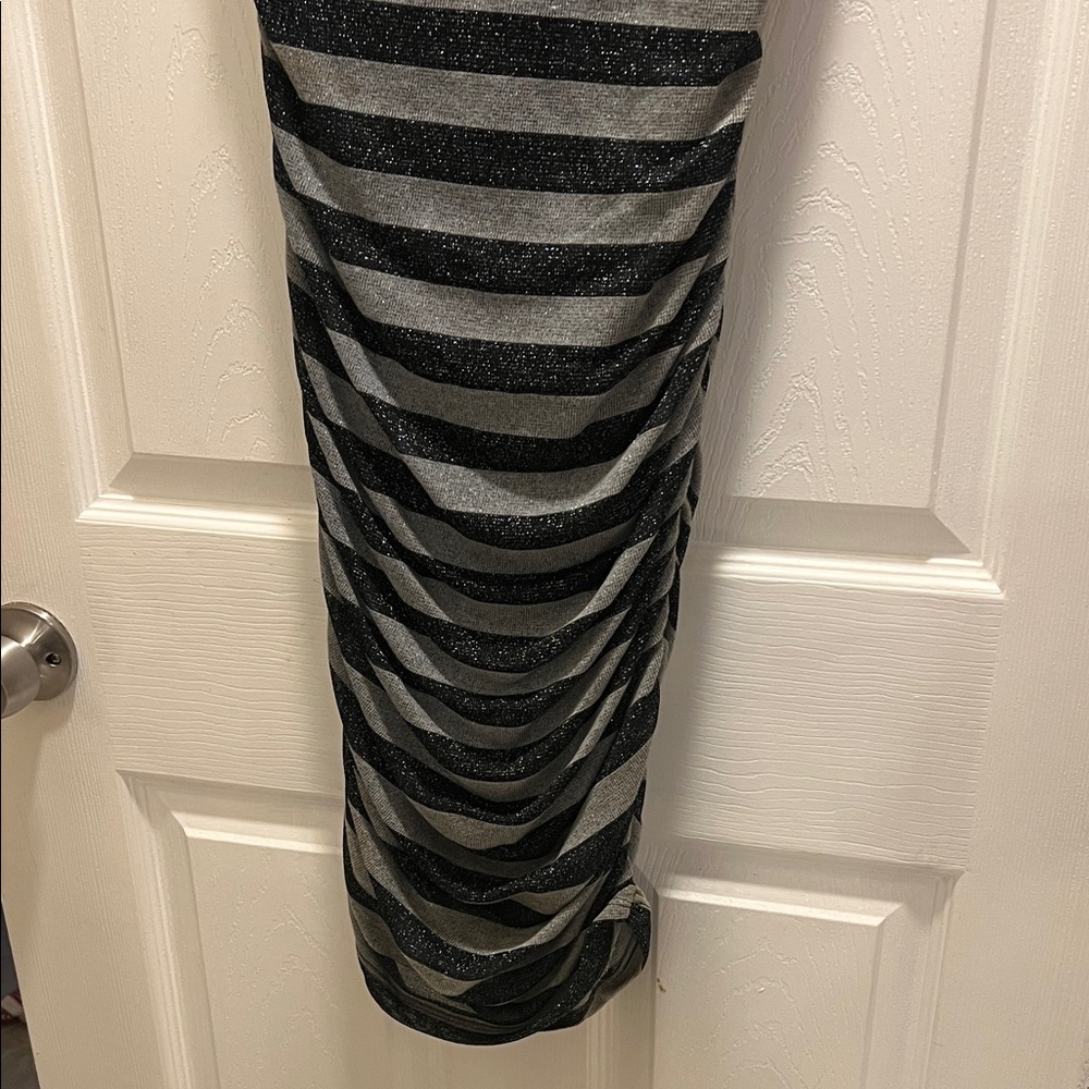 Vintage Striped V-Neck Ruched Midi Dress - Black and Gray Sparkle - Picture 8 of 8